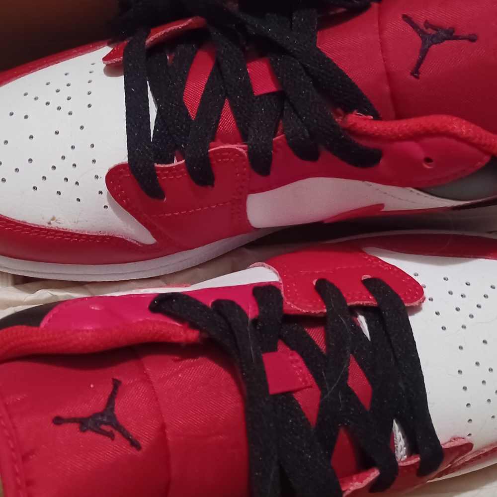 AIR JORDAN 6.5 BOYS SIZE 8 WOMANS Red and White Sneakers with Black Laces